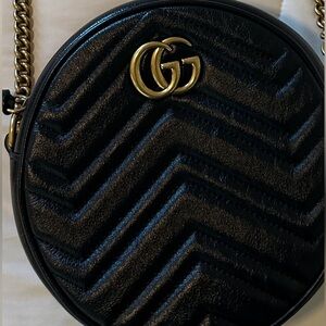 GG Marmont mini round shoulder bag